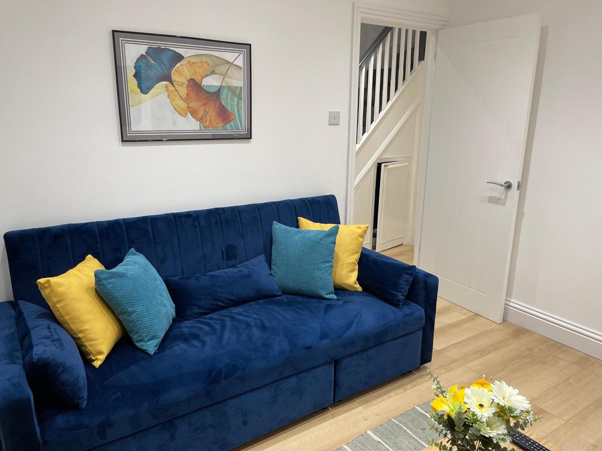 Beautiful Newly Renovated House Sleeps 6 People, Only 12 Minutes By Tube To Oxford Circus Casa de Férias