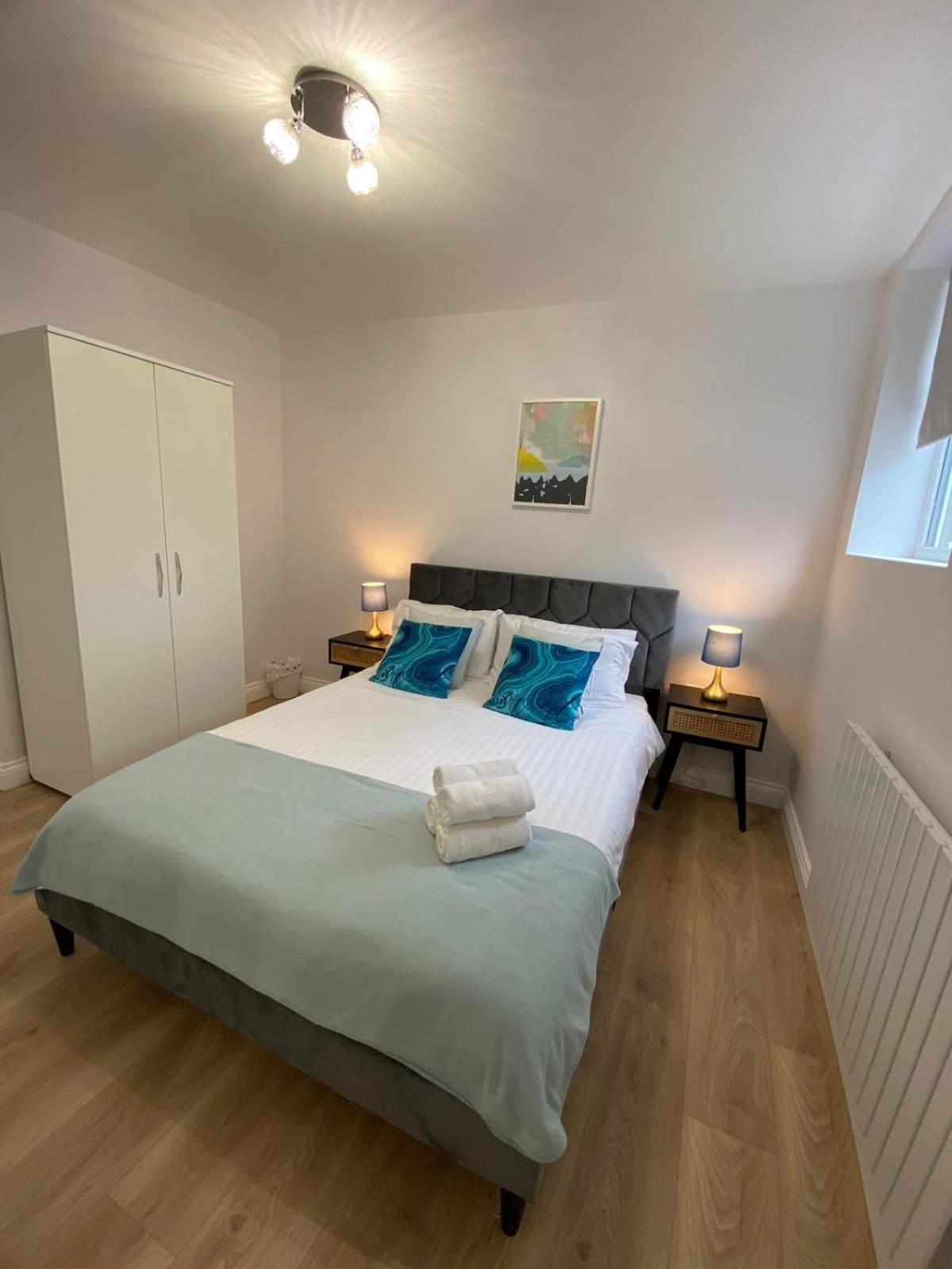Beautiful Newly Renovated House Sleeps 6 People, Only 12 Minutes By Tube To Oxford Circus Casa de Férias