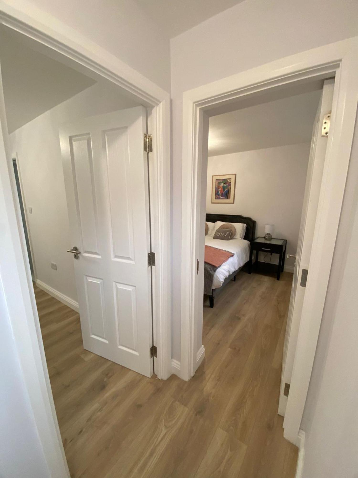 Beautiful Newly Renovated House Sleeps 6 People, Only 12 Minutes By Tube To Oxford Circus Casa de Férias Londres